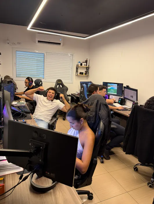Bastidores: equipe da Digital Scale em produção